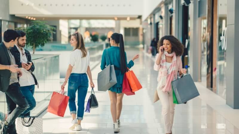 tips for shopping while on holiday