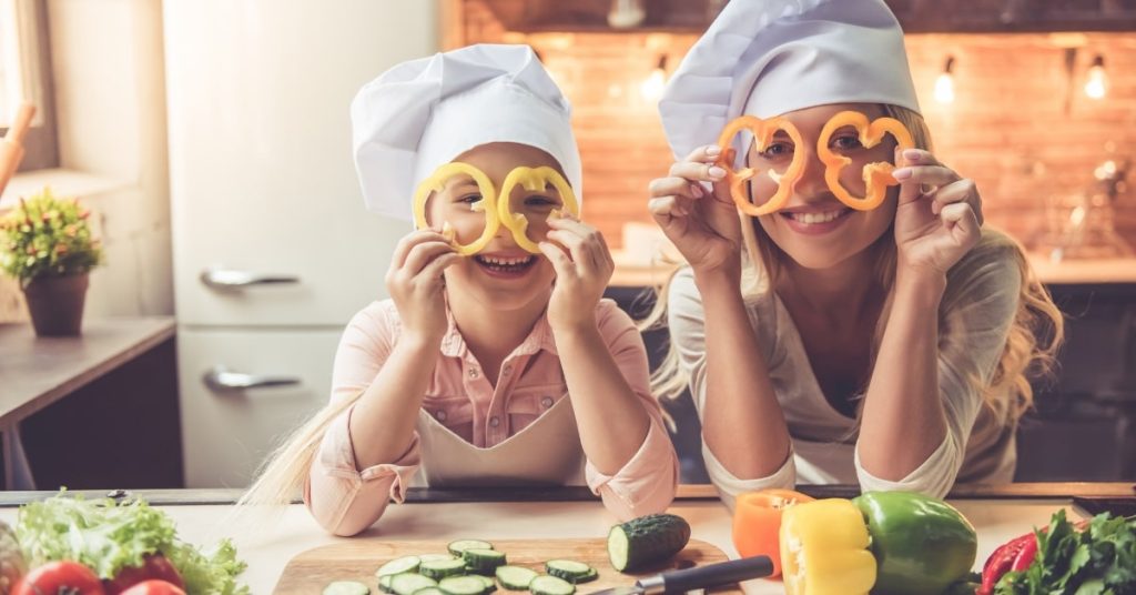 25 Best Fun activities Mother Daughter to Do at Home