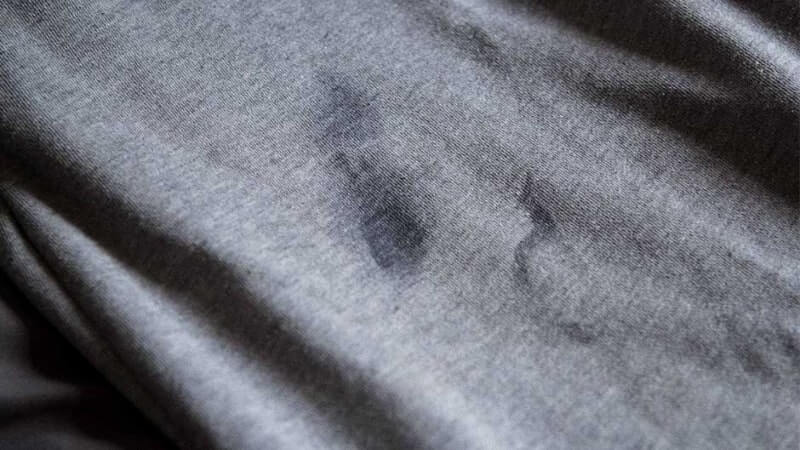 how to get olive oil stains out of clothes