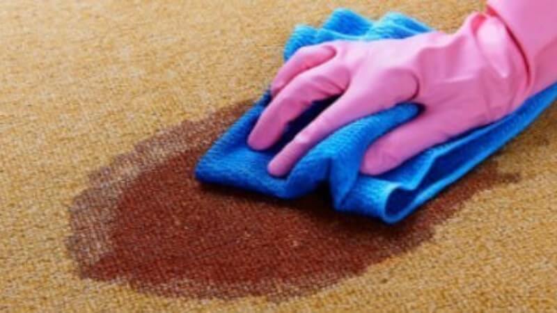 How to Remove Blood Stains From Clothes